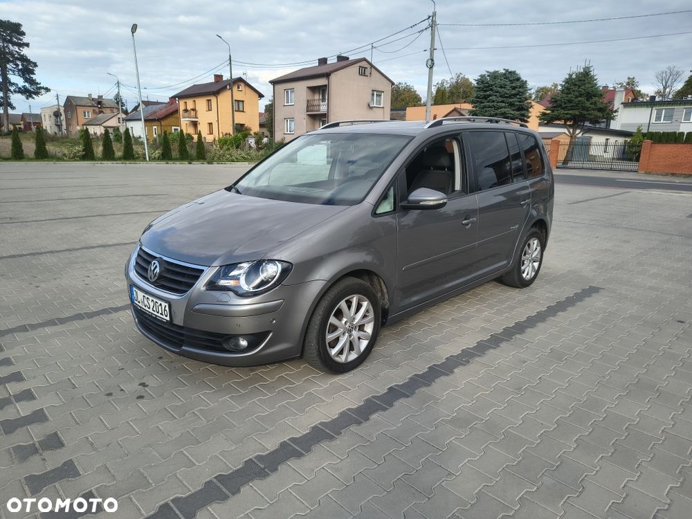 Volkswagen Touran - 1