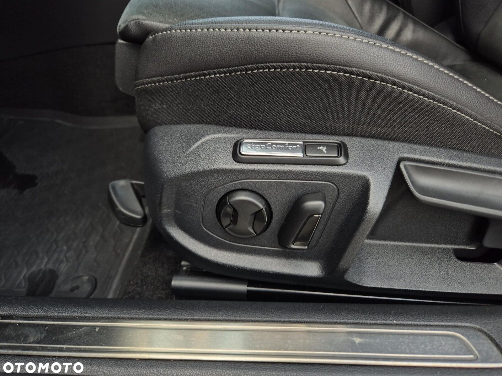 Volkswagen Arteon 2.0 TDI 4Motion R-Line DSG - 11