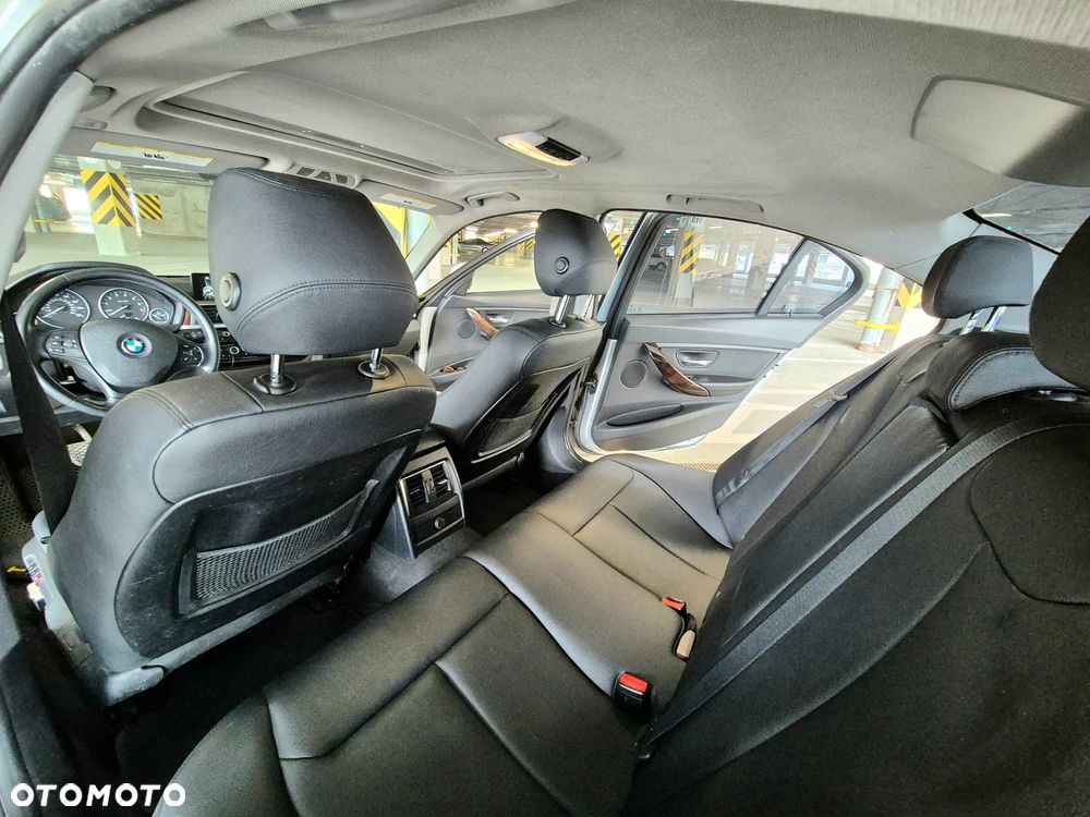 BMW Seria 3 320i xDrive Edition Luxury Line Purity - 10