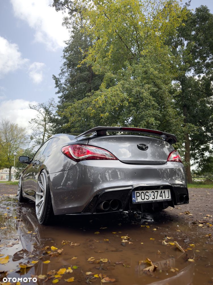 Hyundai Genesis Coupe - 8