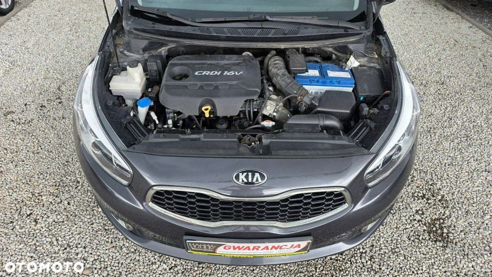 Kia Ceed - 12