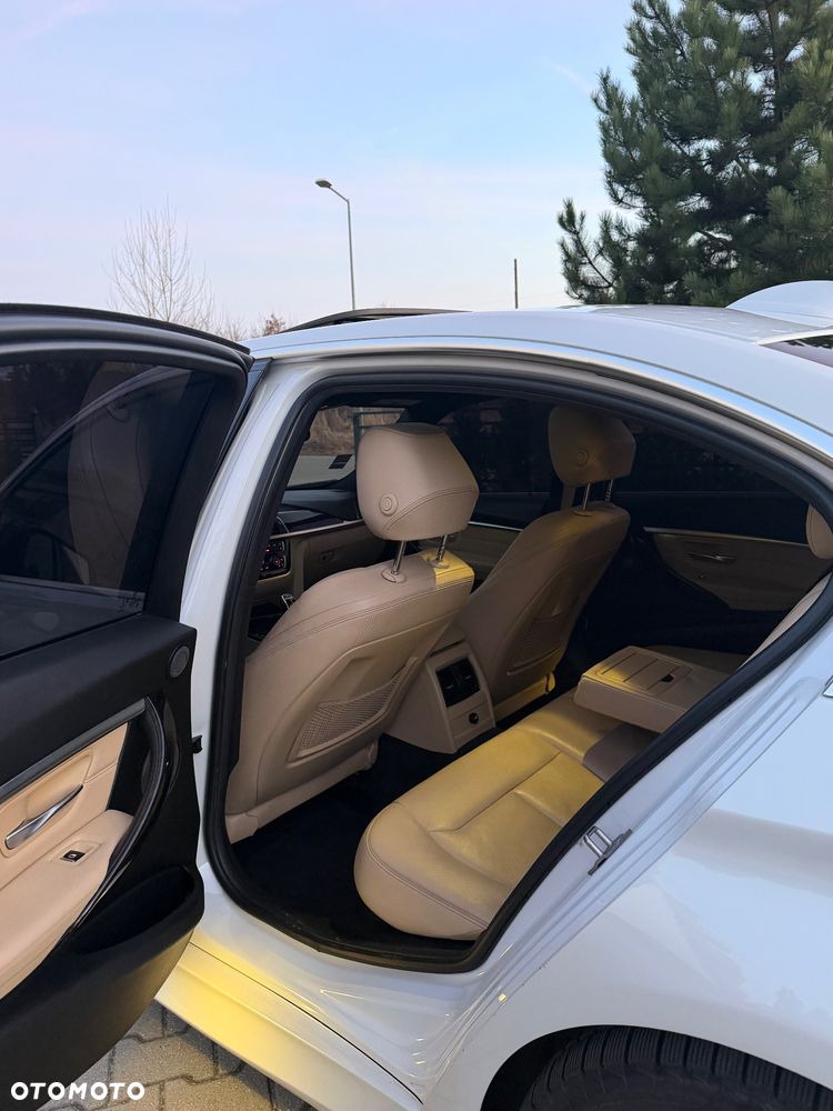 BMW Seria 3 340i M Sport Shadow - 30