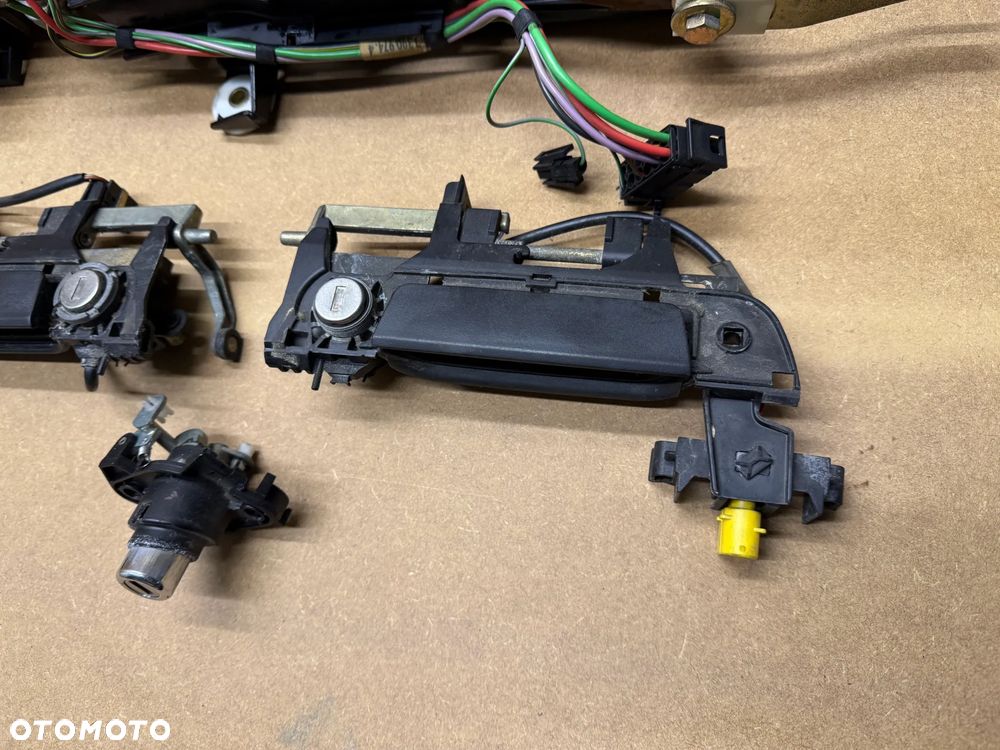 STACYJKA BMW E34 E32 LIFT ZESTAW WKŁADEK KLAMKI KLUCZYK KLAMKA LEWA PRAWA ZAMEK TYŁ KLAPY M60 540i 740i V8 RARYTAS - 2