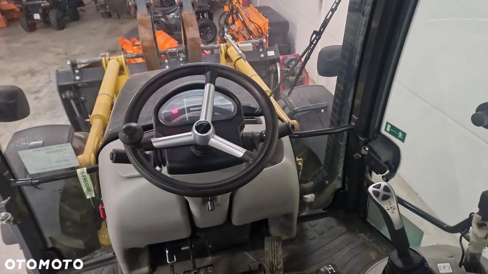 Komatsu WB93S - 11
