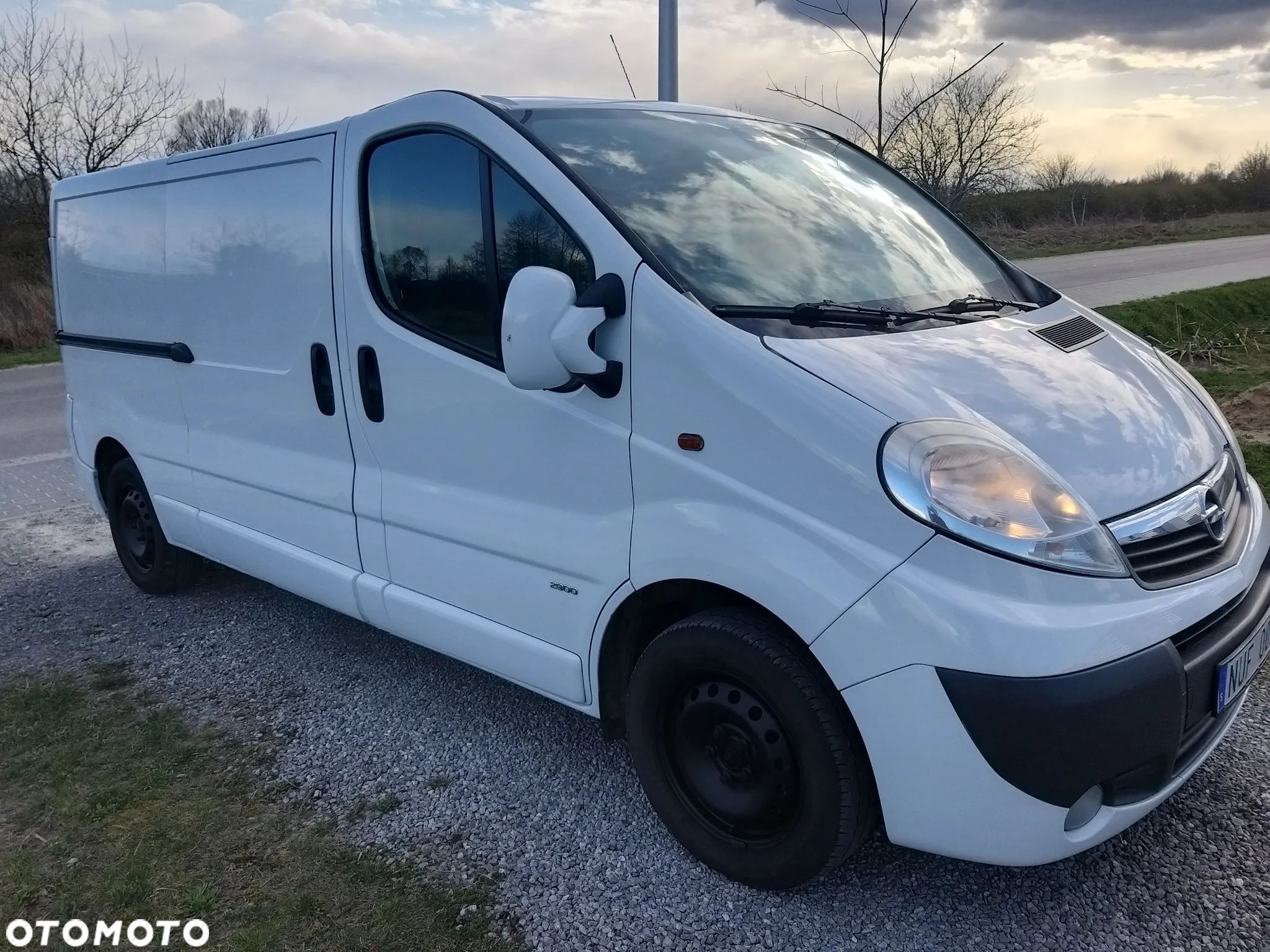 Opel Vivaro - 1