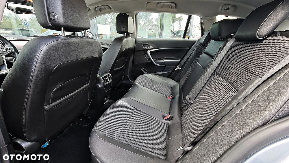 Opel Insignia - 15
