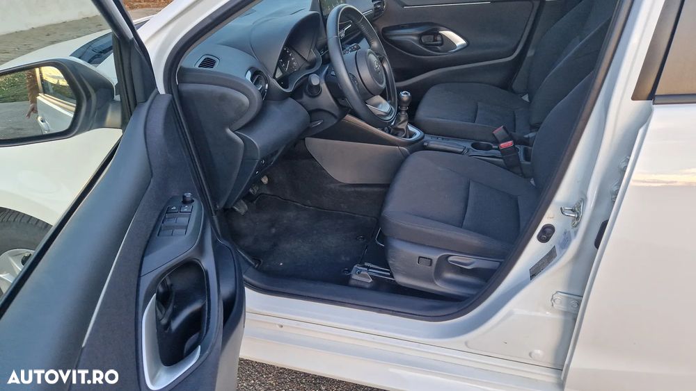 Toyota Yaris 1.5 L Dynamic - 12