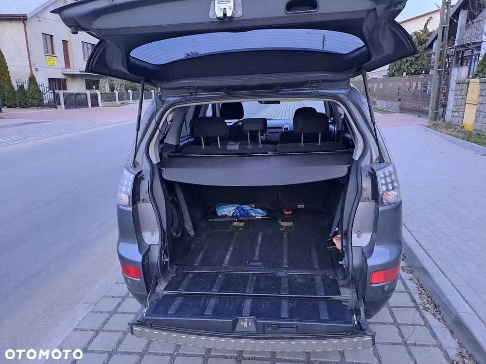 Mitsubishi Outlander 2.2 DID Intense + - 8