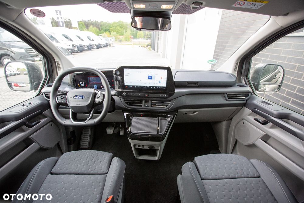 Ford Tourneo Custom - 9