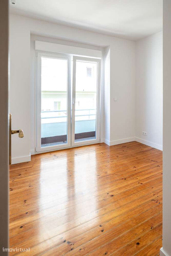 "T3 Renovado | 88 m² | 2 WC | Calçada dos Barbadinhos | Pronto habitar - Grande imagem: 4/20