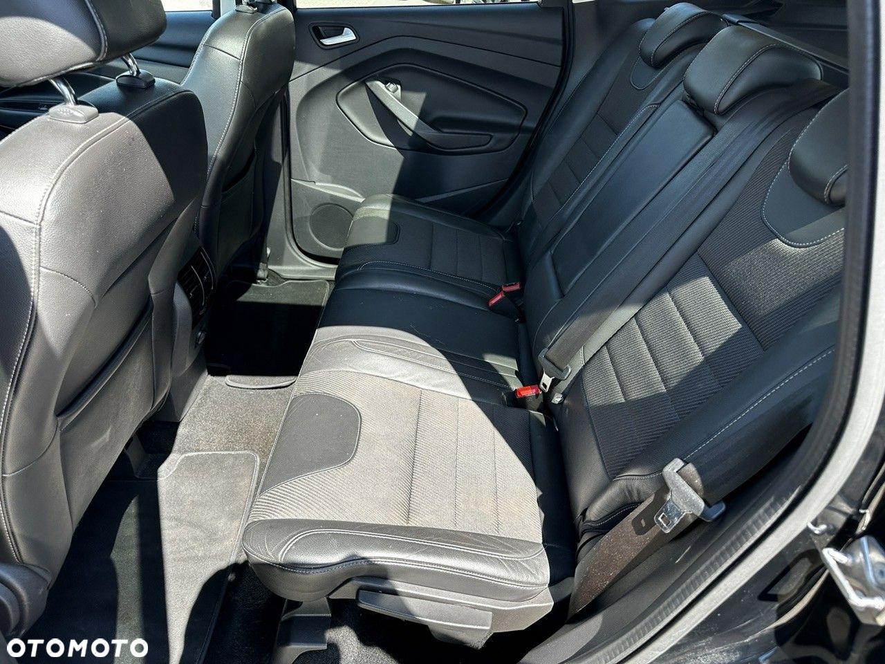 Ford Kuga 2.0 TDCi 2x4 Titanium - 27