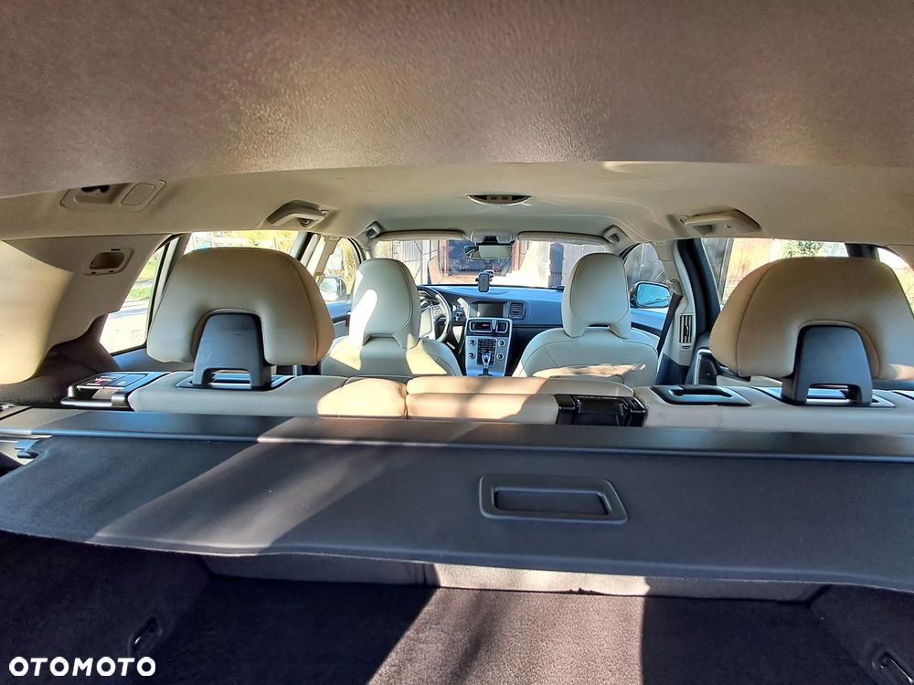 Volvo V60 Cross Country T5 AWD Summum - 28