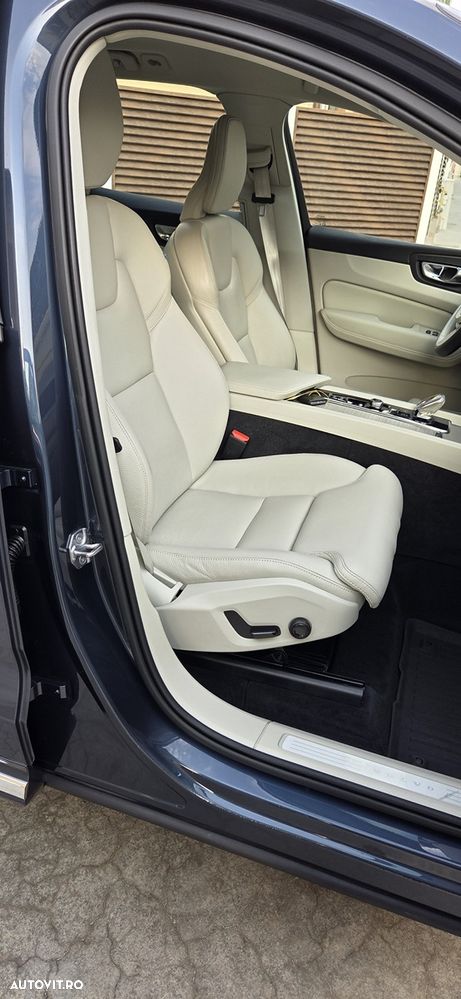 Volvo XC 60 B4 MHEV AT8 AWD Inscription - 23