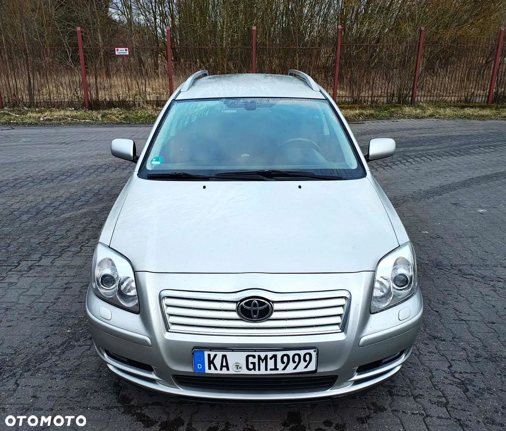 Toyota Avensis 1.8 VVT-i - 11