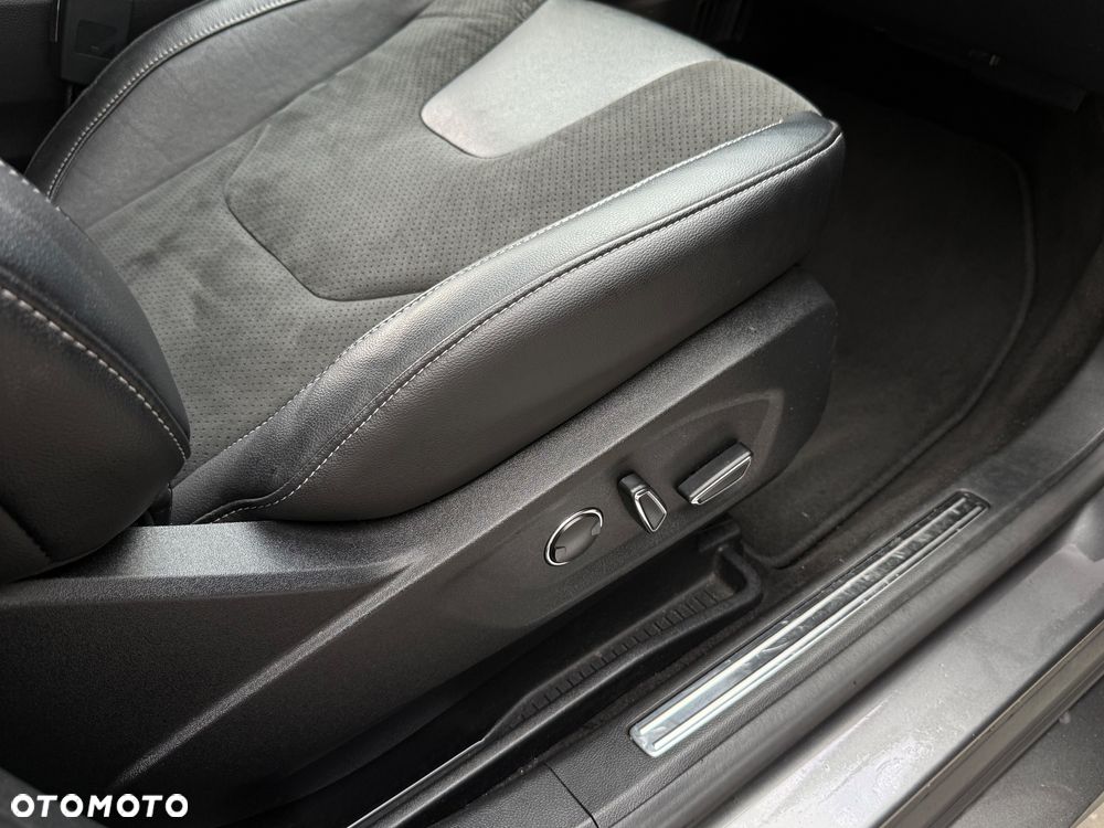 Ford S-Max 2.0 TDCi ST-Line - 24