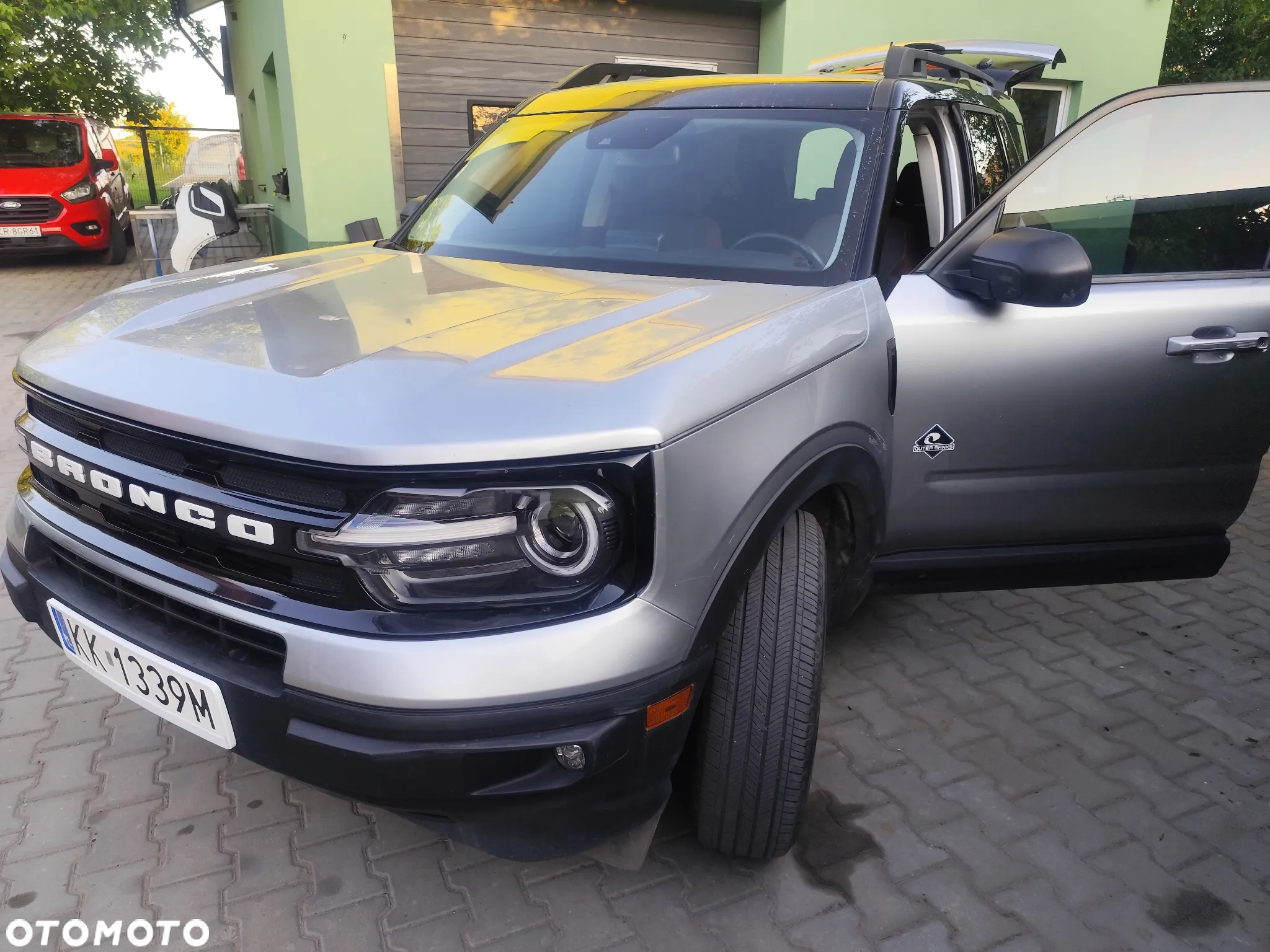 Ford Bronco - 12