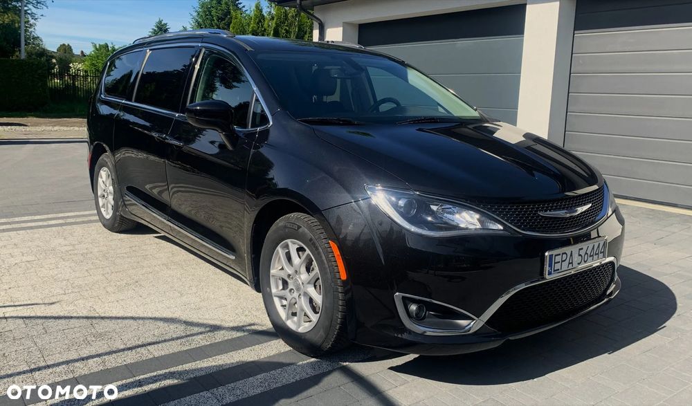 Chrysler Pacifica - 9
