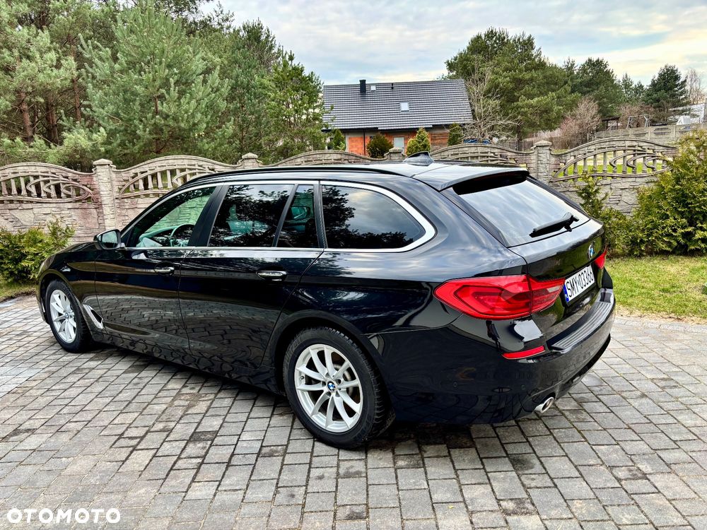 BMW Seria 5 520d Sport Line - 3