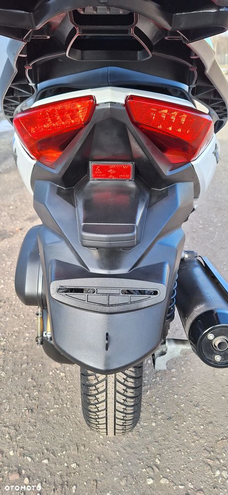 Yamaha X-max - 23