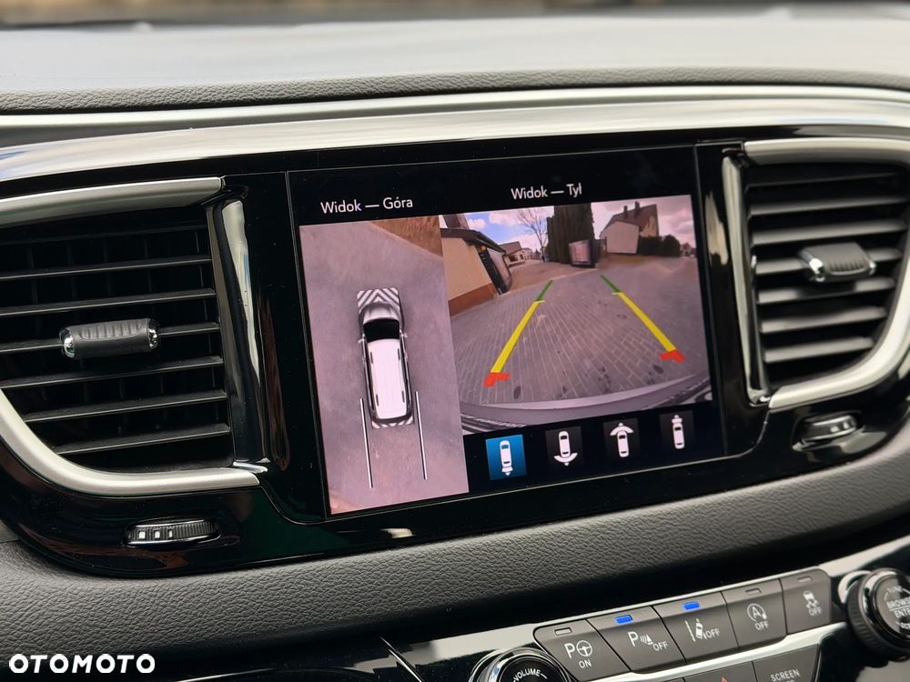 Chrysler Pacifica - 25