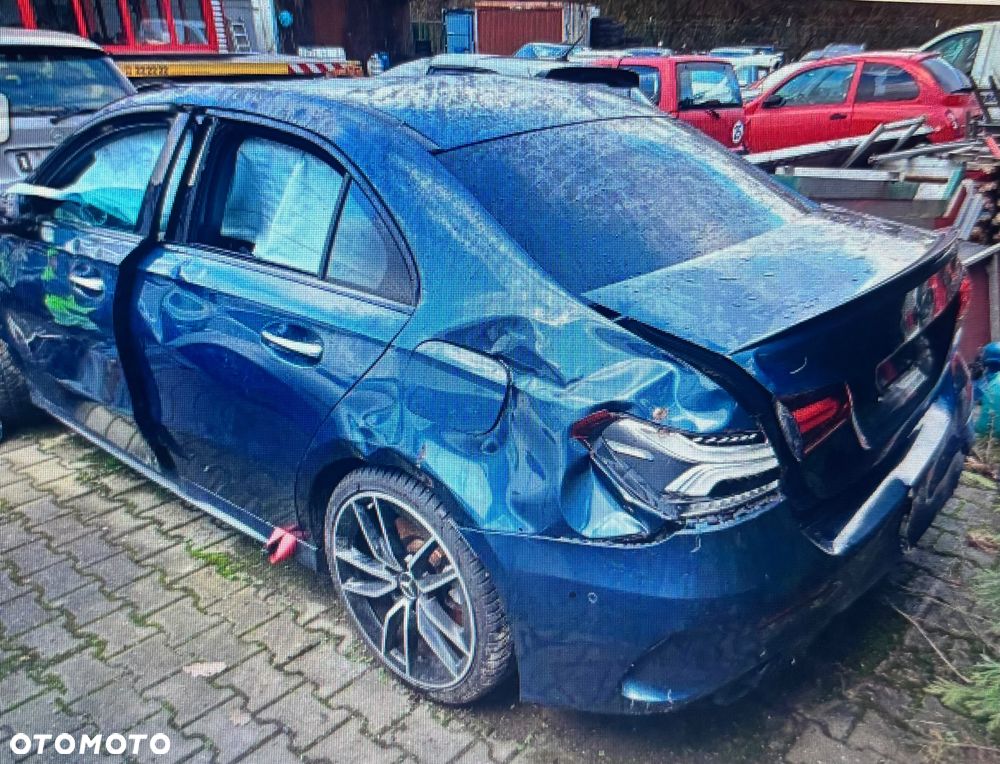 Mercedes-Benz Klasa A AMG 35 4Matic AMG Speedshift DCT 7G - 3