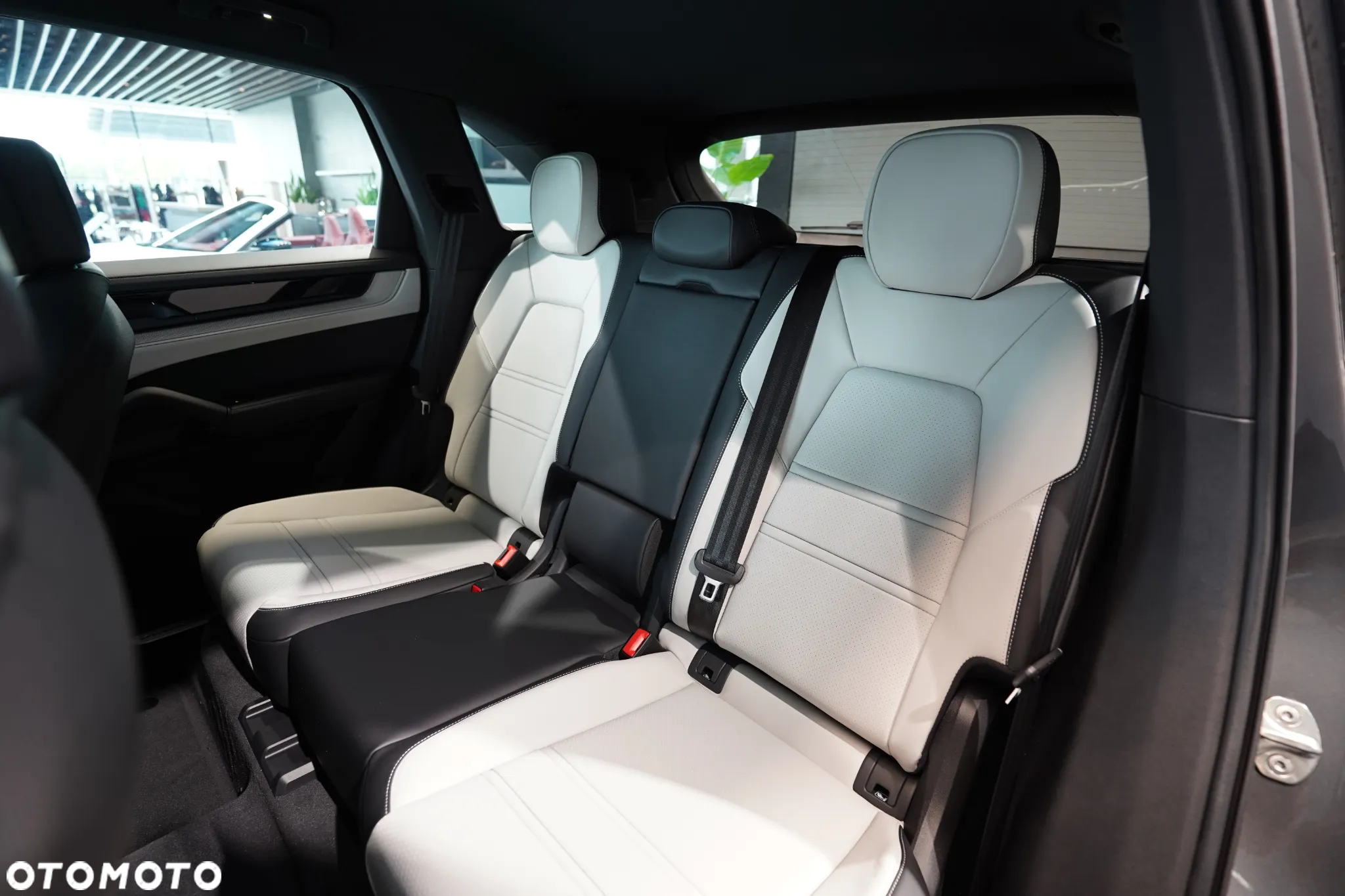 Porsche Cayenne - 12