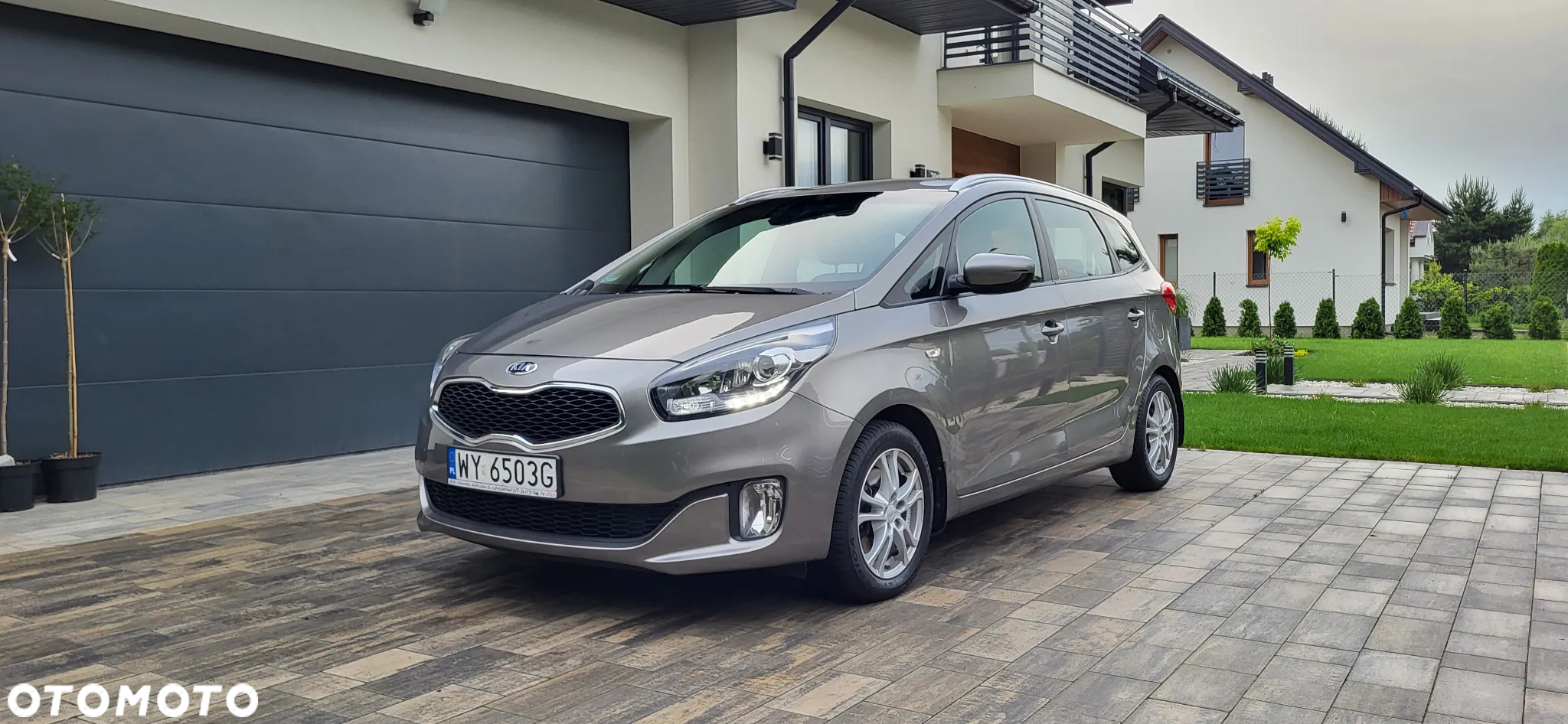 Kia Carens 1.6 GDI L - 2