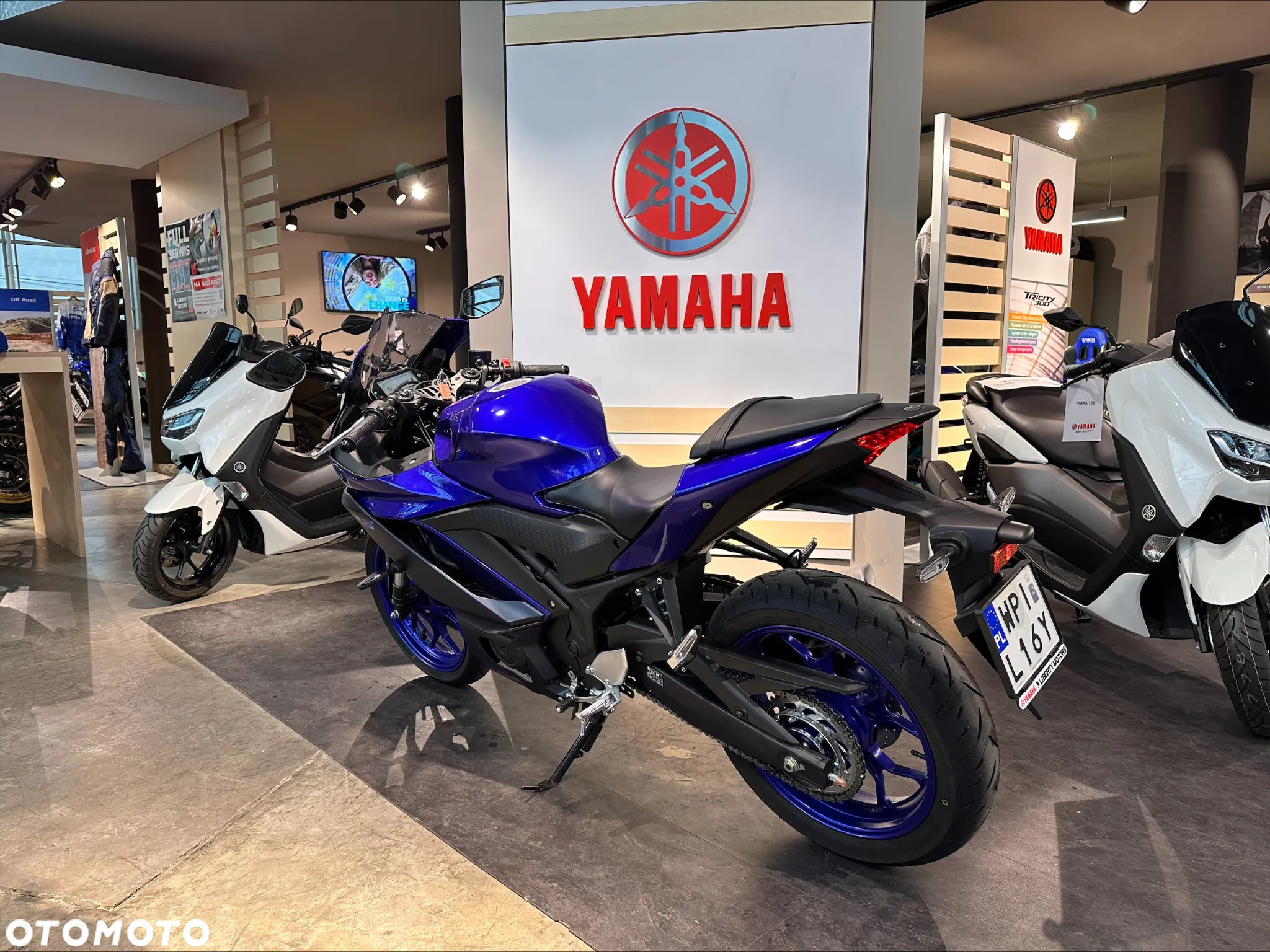 Yamaha R3 - 5