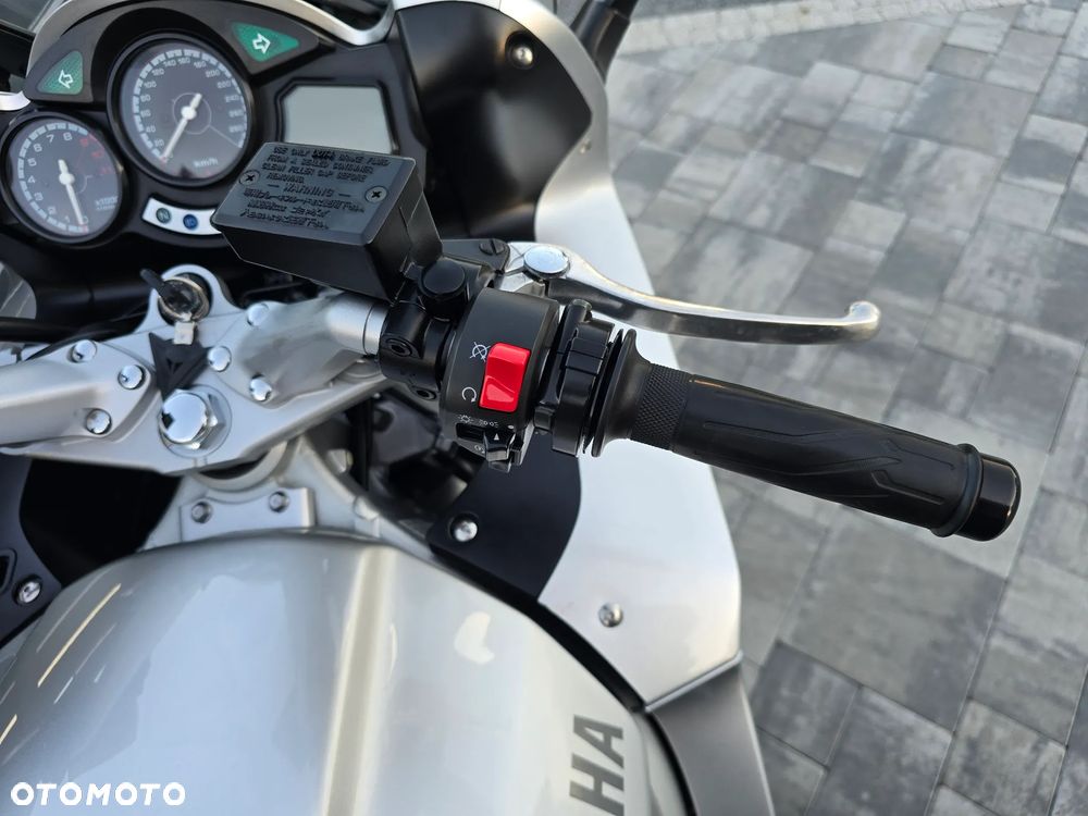 Yamaha FJR - 25