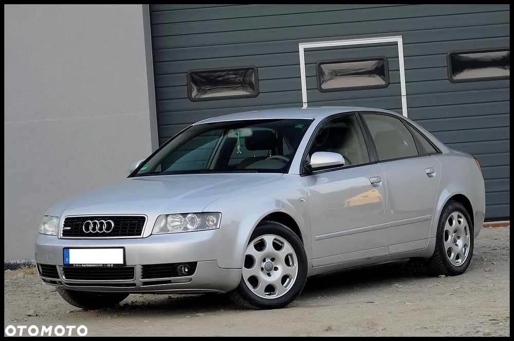 Audi A4 Limousine - 1