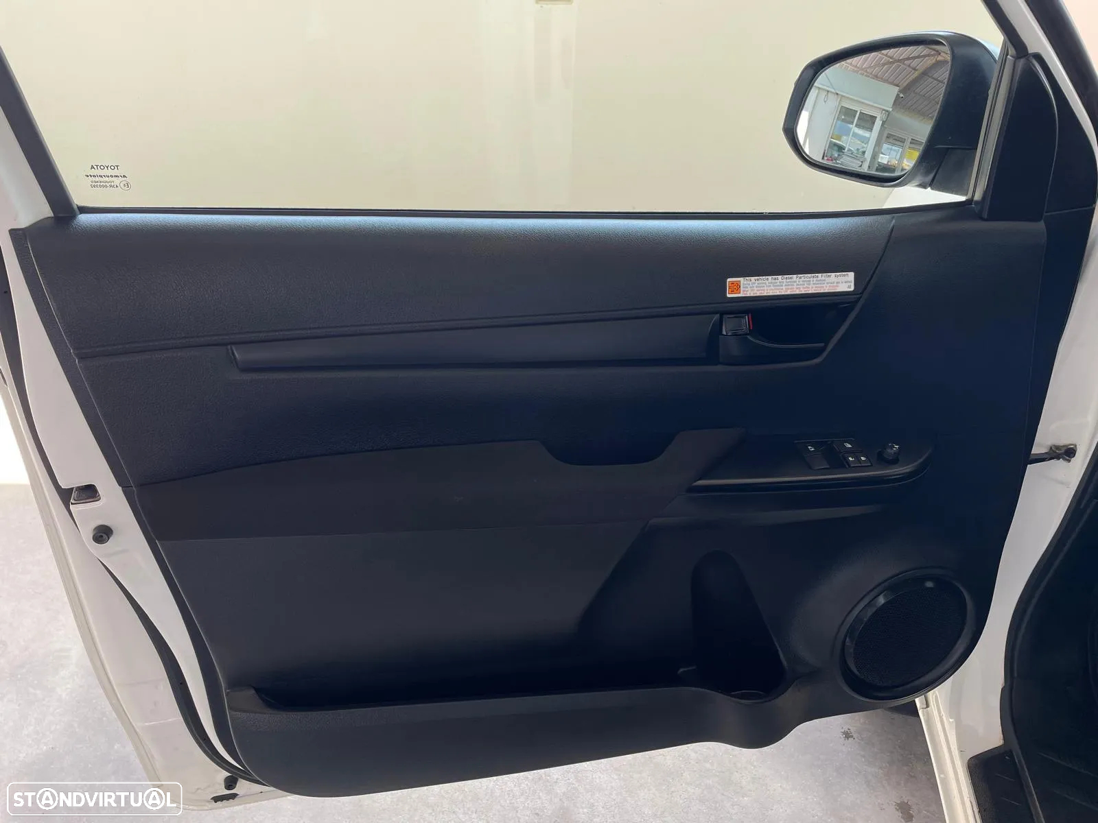 Toyota Hilux 2.4 D-4D 4WD Cab. Simples c/IVA Dedutível - 25