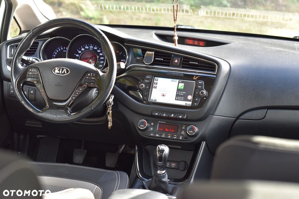 Kia Ceed 1.6 GDI UEFA EURO 2016 - 5