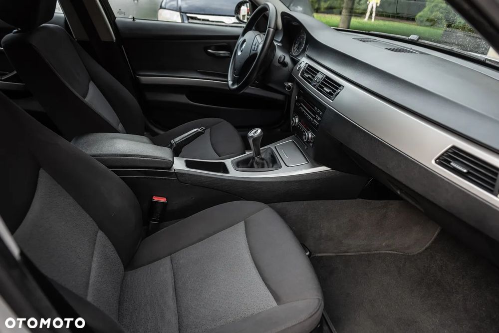 BMW Seria 3 - 25