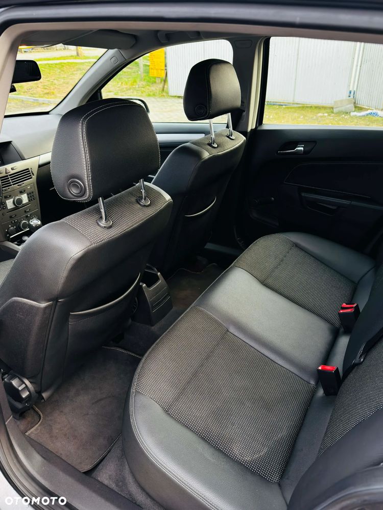 Opel Astra 1.6 Essentia - 14