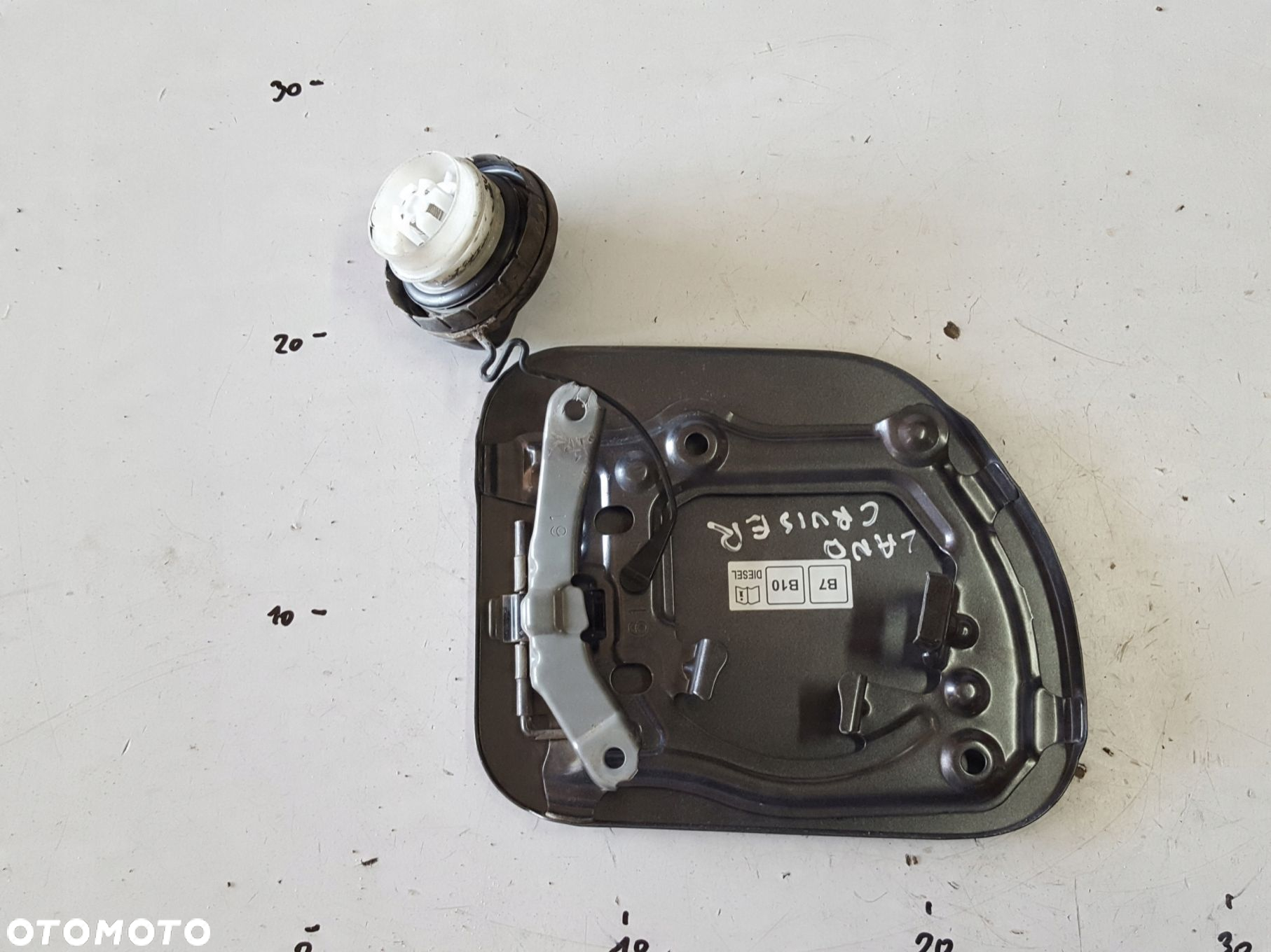 TOYOTA LAND CRUISER 150 LIFT 18-22r KLAPKA WLEWU PALIWA 1G3 - 2