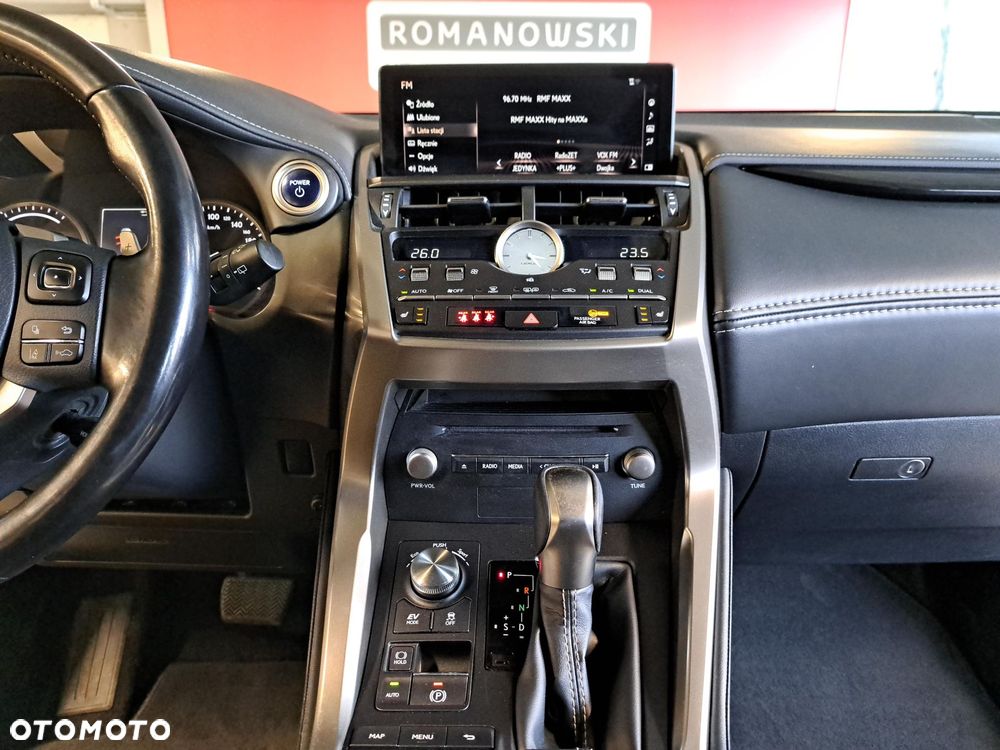 Lexus NX 300h Business Edition AWD - 16