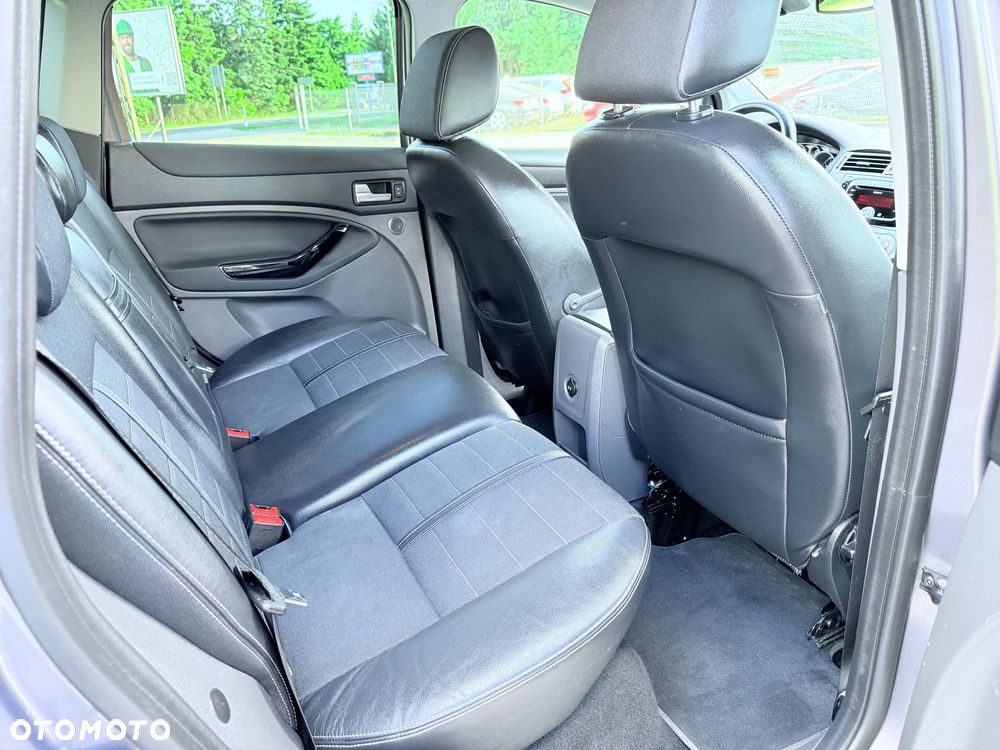 Ford Kuga 2.0 TDCi 4x4 Titanium - 32