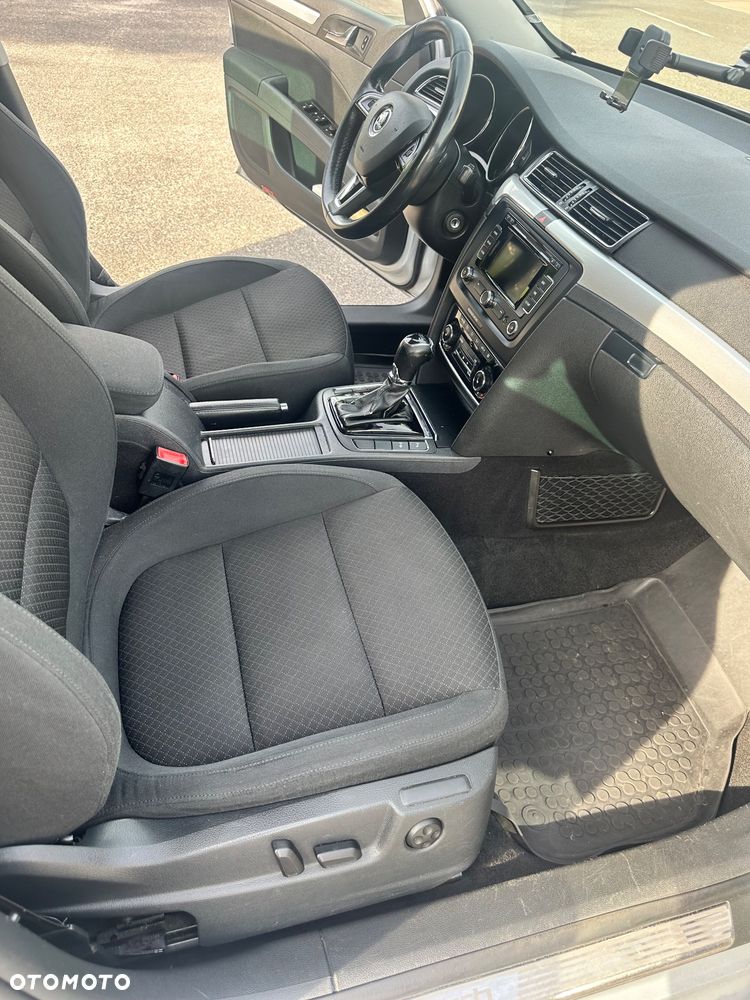 Skoda Superb 2.0 TDI Comfort DSG - 9
