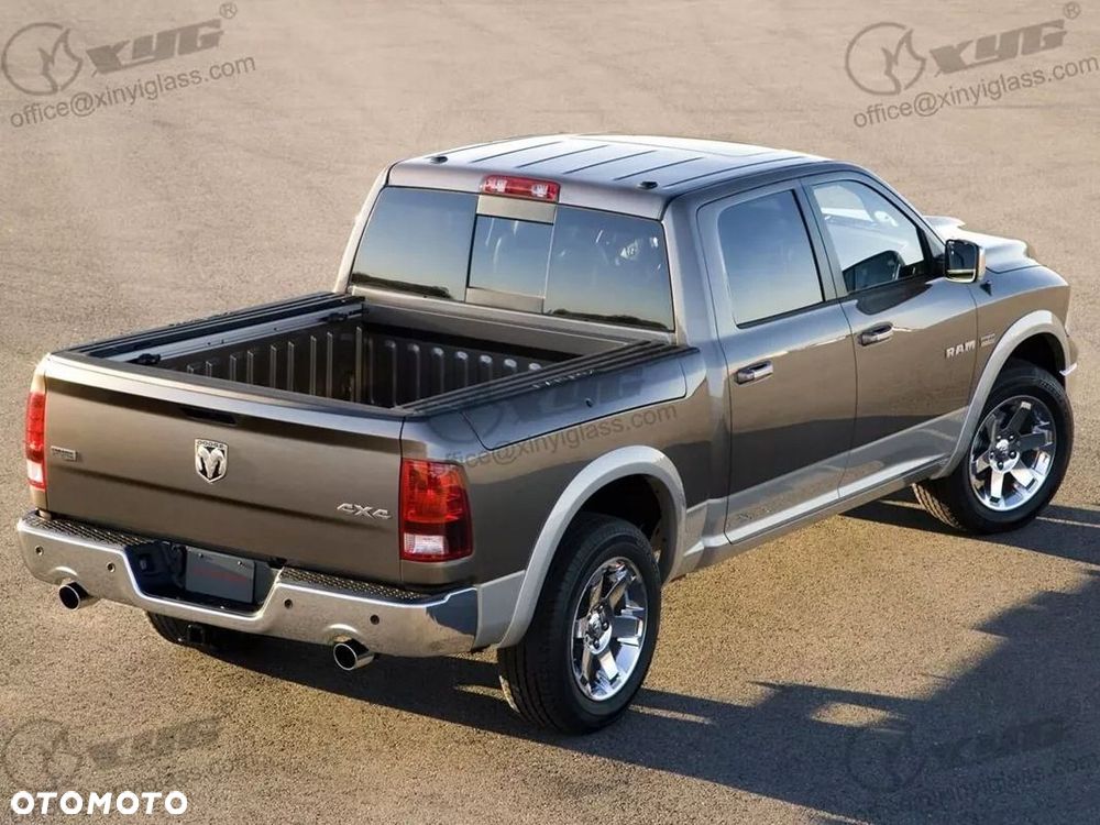 SZYBA TYLNA DODGE RAM 2009-2019 CIEMNA Z OKIENKIEM - 2