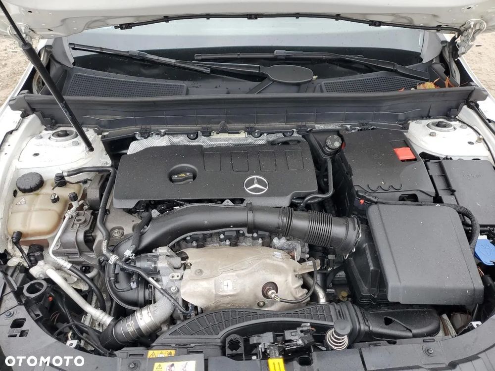 Mercedes-Benz GLB - 11