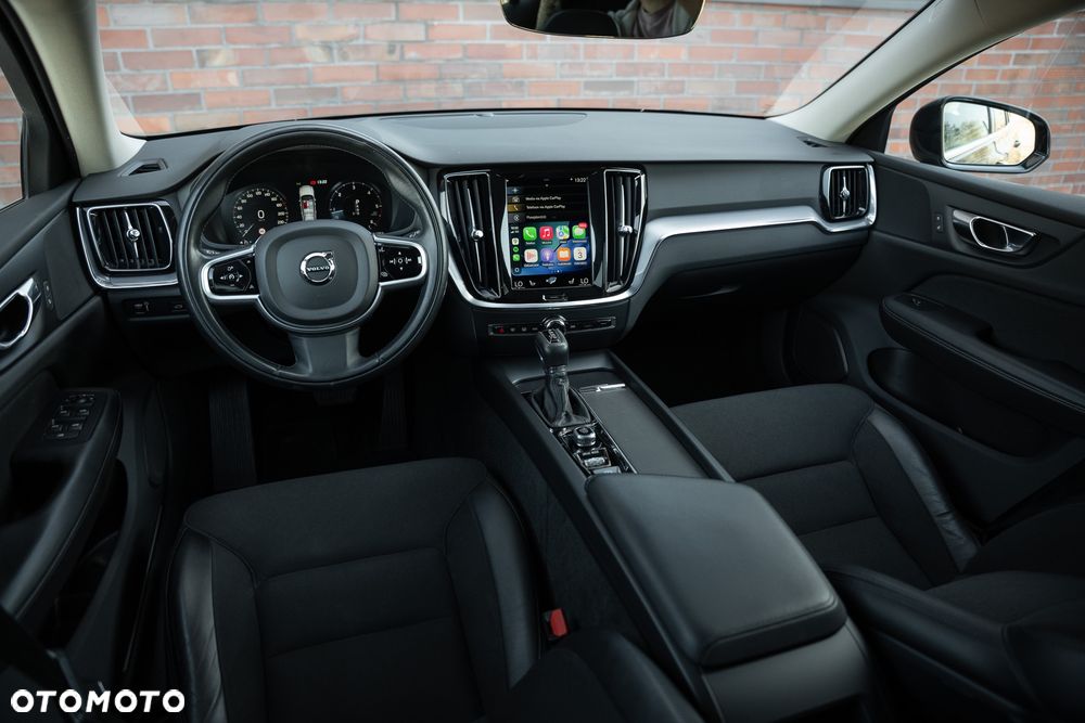 Volvo V60 D3 Drive-E Momentum - 27