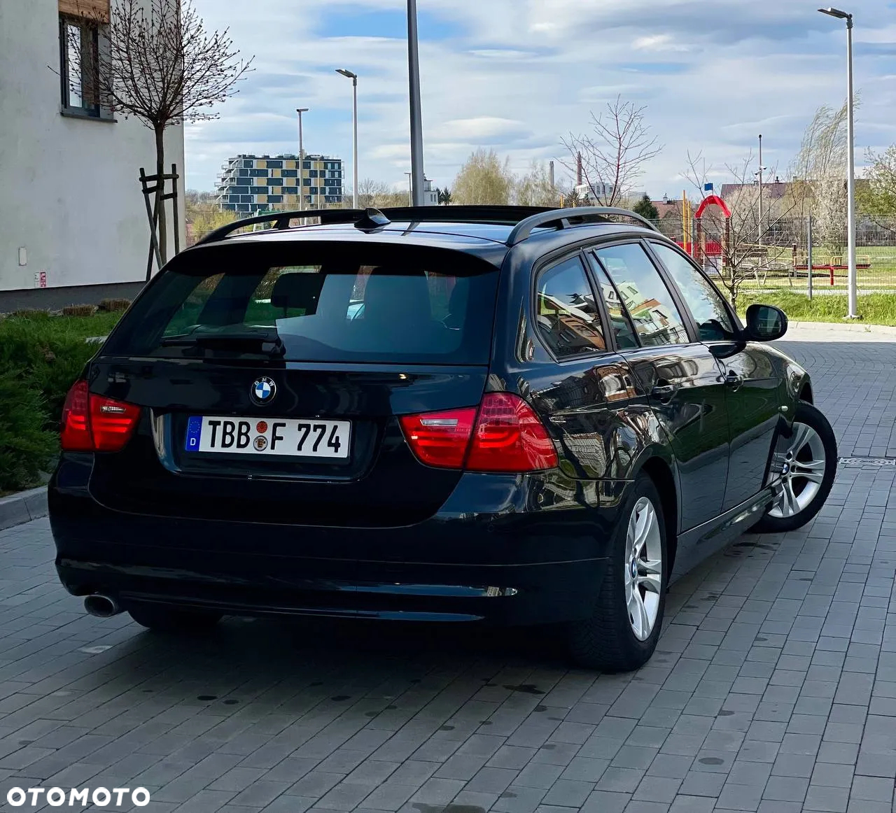 BMW Seria 3 320d DPF Touring - 6