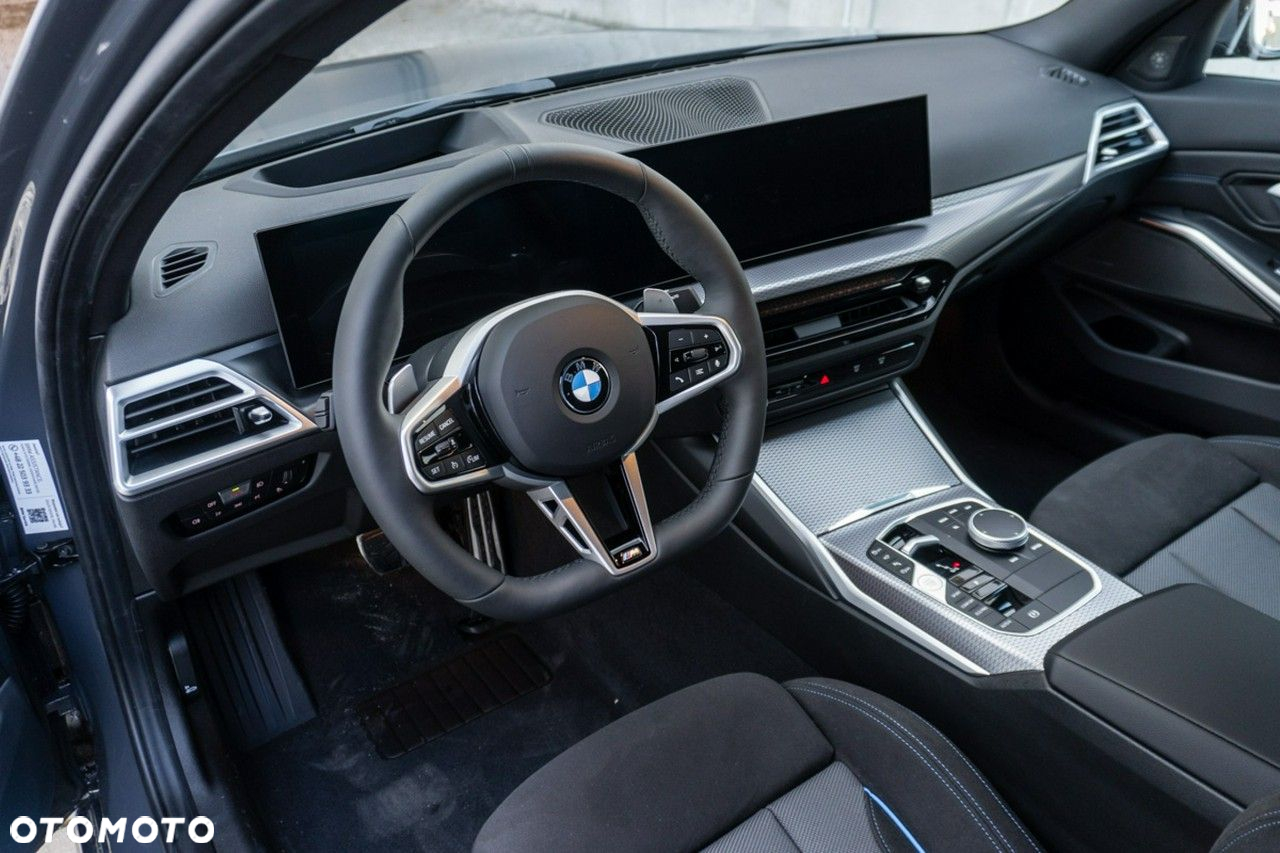 BMW Seria 3 330i xDrive - 9