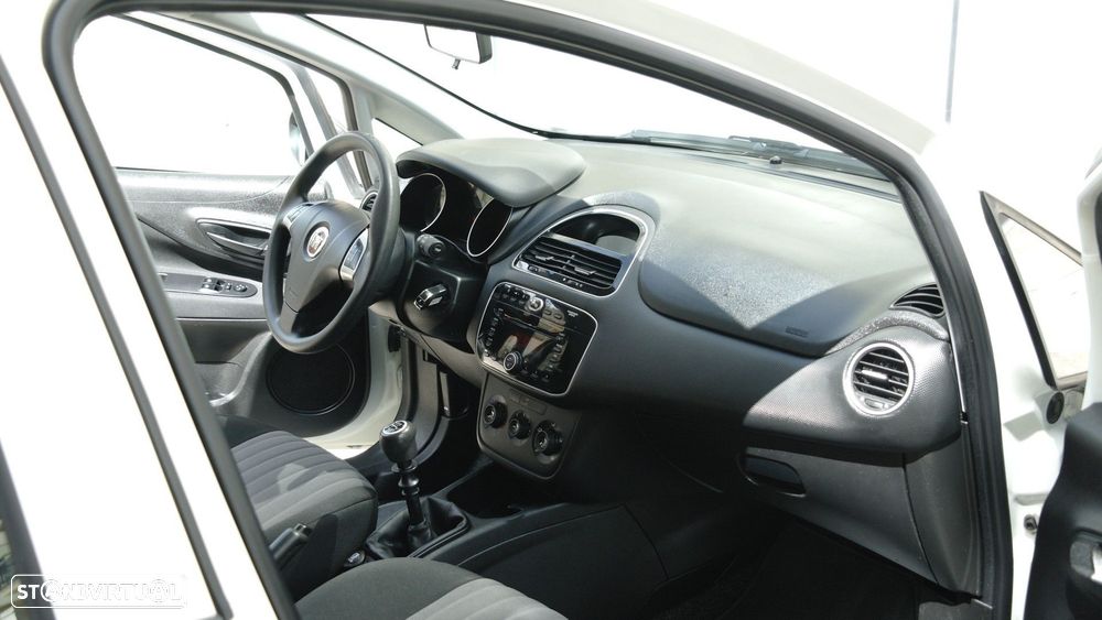 Fiat Punto 1.2 Lounge S&S - 21