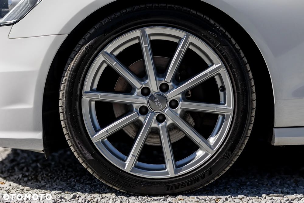 Audi A6 Avant 2.0 TDI Ultra S tronic - 17
