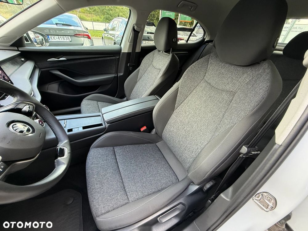 Skoda Superb 2.0 TDI SCR Essence DSG - 25