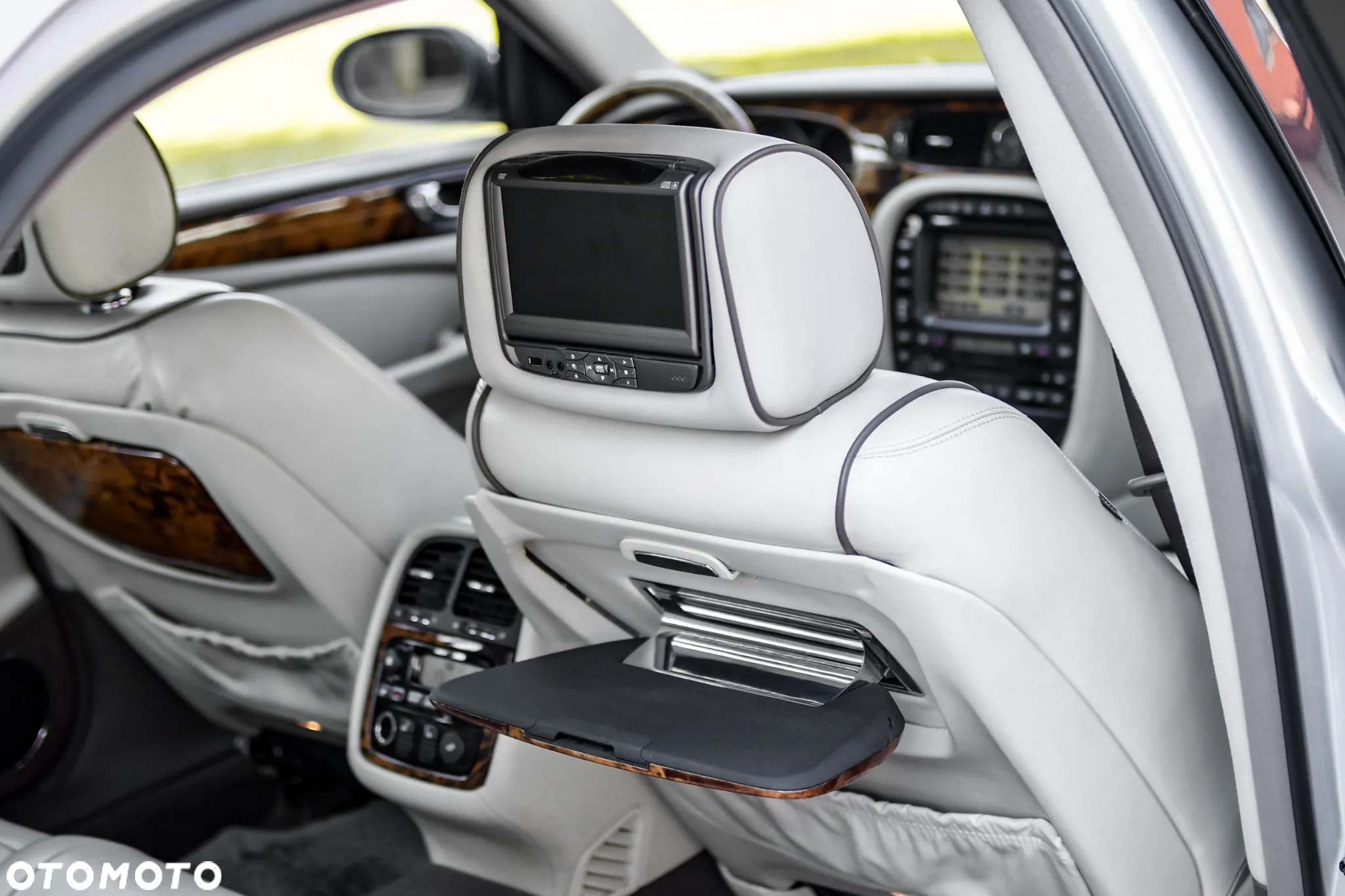 Jaguar S-Type 4.2 V8 High - 19