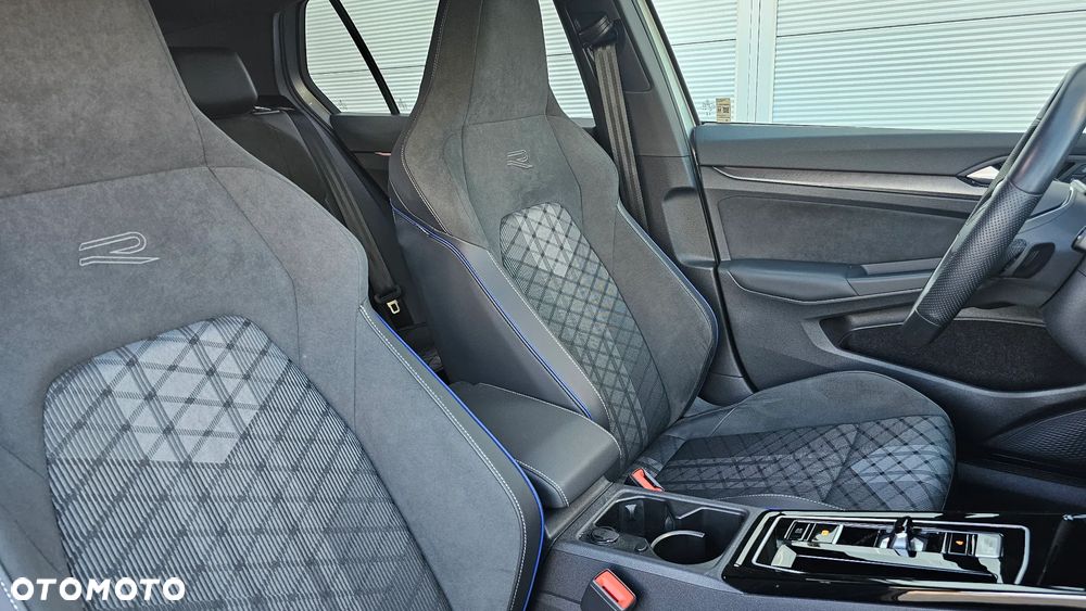 Volkswagen Golf 1.5 eTSI mHEV R-Line Plus DSG - 22