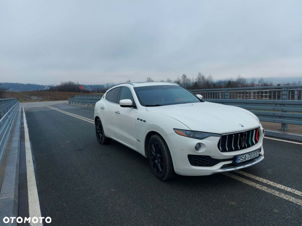 Maserati Levante Q4 GranLusso - 3
