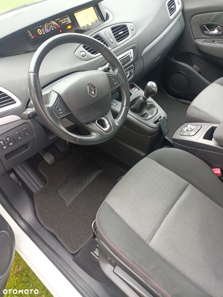 Renault Grand Scenic - 9